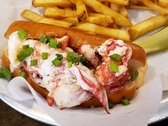 cj_finz's tweet photo. It's National Lobster Day โ the perfect excuse to come grab a lobster roll or an order of our Lobster Mac & Cheese! ๐ฆโค
...
#CJFinz #Seafood #SeafoodRestaurants #Manassas #VirginiaEats #ManassasVA #VirginiaFoodie #VAEats #VAFood #VAFoodie #VARestaurants
๐ท: Tom M - TripAdvisor https://t.co/HxuDNDAY7O