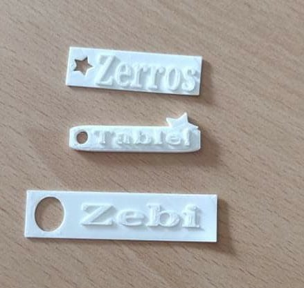 Cet après-midi, nos locaux accueillaient des élèves de toute l'école pour une formation de base sur l'impression 3D. Découverte des outils Tinkercad, Cura et impressions test