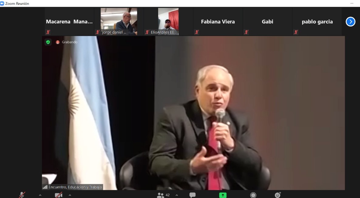 CasafeOk's tweet photo. Creemos en la sinergia público-privada para alcanzar una producción sustentable 👉🏼 Gracias @MEducacionSalta por darnos el espacio para acompañarlos en el encuentro “La educación del futuro… Desde la visión empresarial como estrategia de crecimiento”. https://t.co/kViWIWdoC8