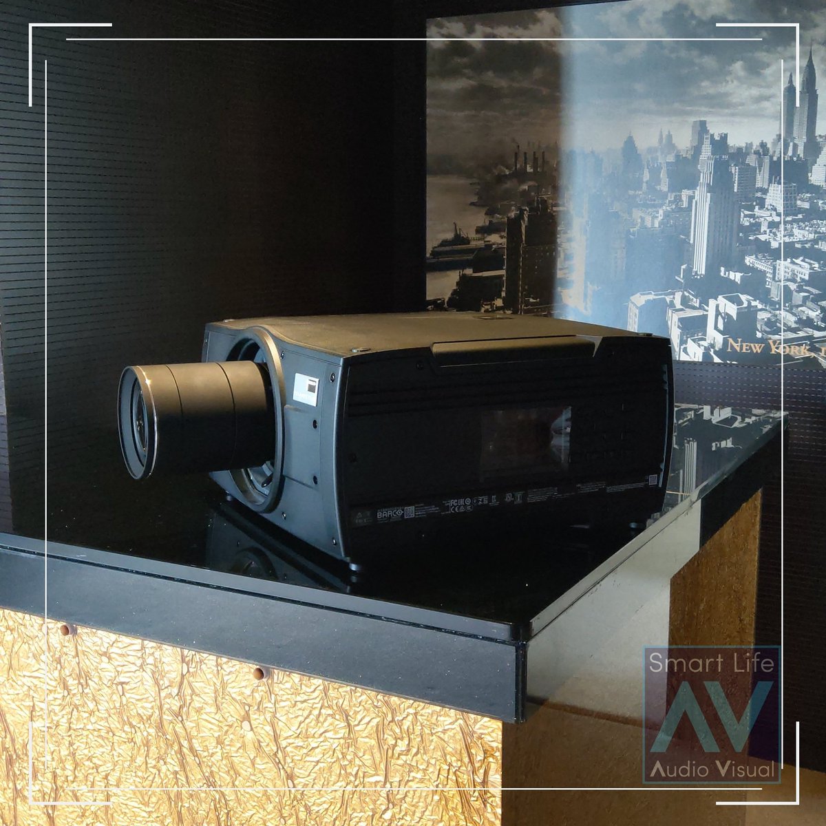 SmartLifeAV's tweet image. The @Barco_Resi #Bragi projector is for those who value stunning cinema quality visuals in their own home. We had the opportunity to demonstrate this today &amp;amp; reaction: "The picture quality is absolutely phenomenal!" Serious about cinema? 0208 1917557 #HomeCinema #LuxuryTechnology