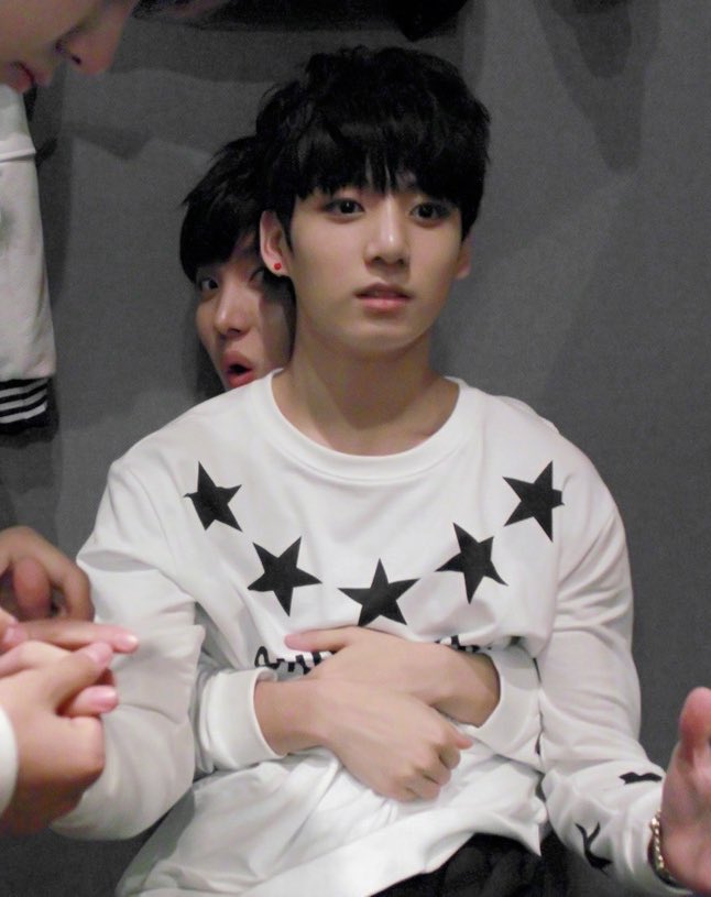 jkoldpics's tweet photo. hobi’s baby! #jungkook https://t.co/glonnkJGw0
