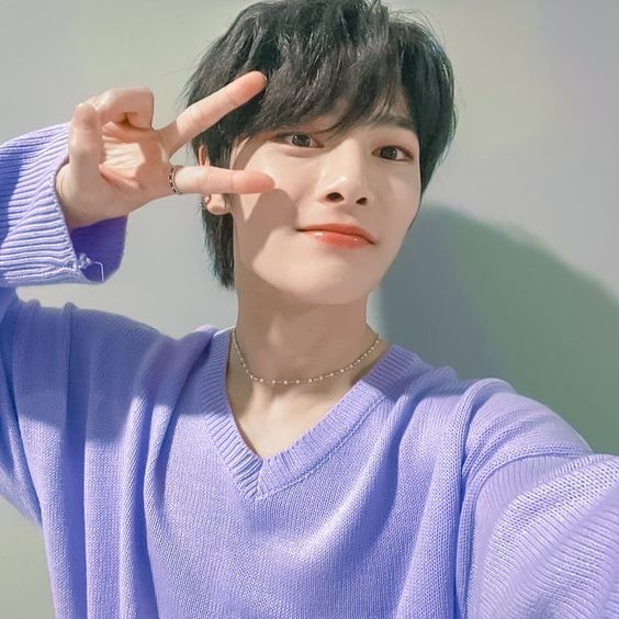 leonvoughn's tweet photo. • Leon Voughn •

— Yang Jeongin fc ; fil/eng
— '01 liner. cursing. 
— strictly-ic
— @seungwrite's universe series
— rt &amp; like to be mutuals and possible dm. https://t.co/Ee7KJJ2x5c
