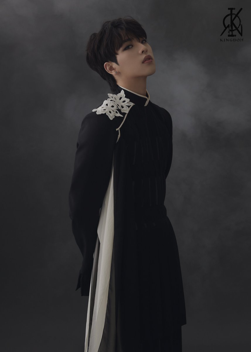 TheKingDom_GF's tweet image. [👑]
'KARMA' INDIVIDUAL CONCEPT PHOTO 1 (Midnight ver.)

#MUJIN #무진 #JAHAN #자한 #LOUIS #루이 #DANN #단 
#KINGDOM #킹덤 #KARMA #카르마