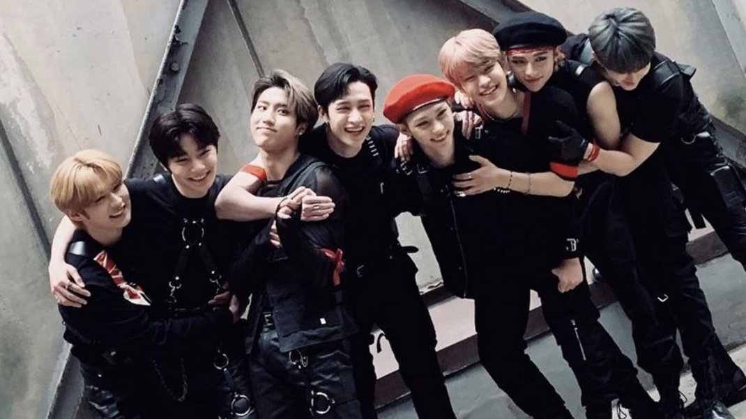 ❀ tyne. on X: "thinking about stray kids hug trains 🥺  https://t.co/GqRmCNeqyz" / X