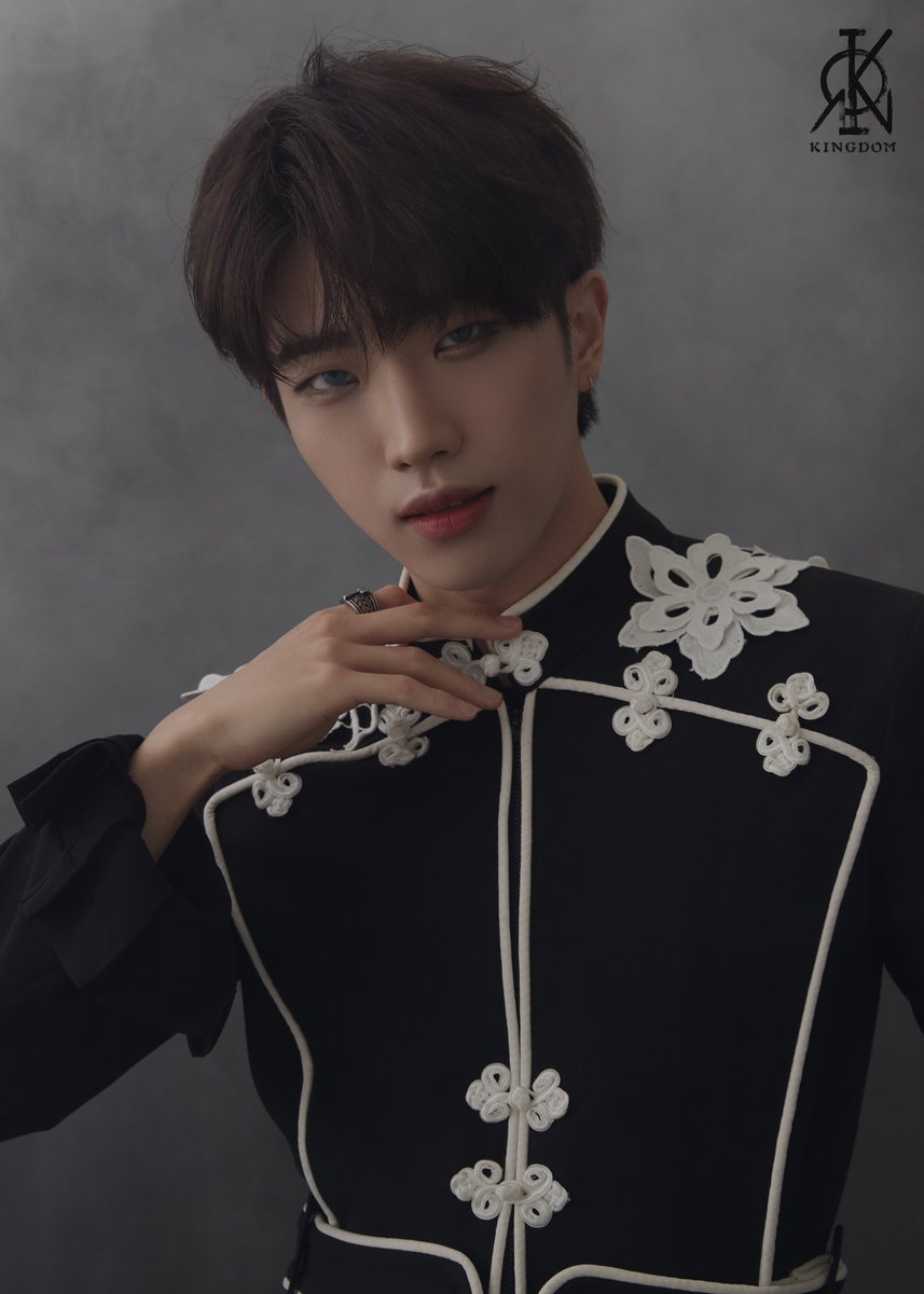 TheKingDom_GF's tweet image. [👑]
'KARMA' INDIVIDUAL CONCEPT PHOTO 1 (Midnight ver.)

#MUJIN #무진 #JAHAN #자한 #LOUIS #루이 #DANN #단 
#KINGDOM #킹덤 #KARMA #카르마