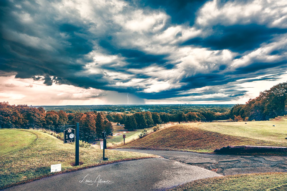 DrLouisAlbanese's tweet image. One Strikes Over Niagara
A lightning strike on the eastern horizon,Niagara Falls can be seen to the right.View from Lookout Point G.C.,Fonthill, Ontario
@myNiagaraOnline @StormHour @ThePhotoHour @LookoutPointCC @YourCoolPics @YoushowmeP #onstorm #ShareYourWeather