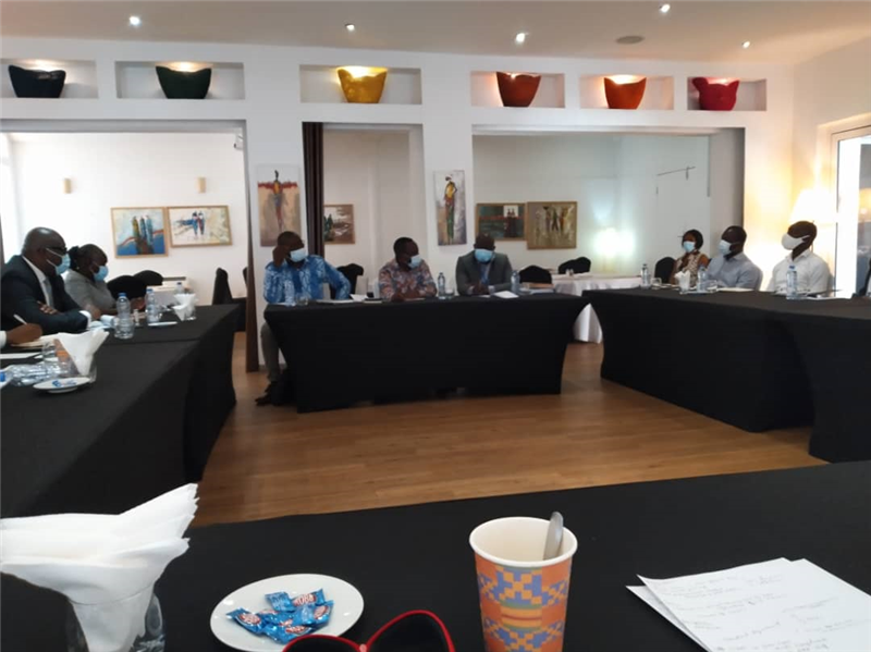 Private Sector Against Corruption Group (PSACG) meets with GRA

The PSACG held a closed-door meeting with the Deputy Commissioner of GRA Mr  Edisi to discuss issues of tax policy implementation and compliance. 

Continue reading here: buff.ly/3gmbVXj