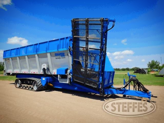 safeTpull's tweet image. Check out his beauty on auction! Currently set up for sugar beets and spreading lime but can be used for silage with little modification! Here is the link steffesgroup.com/Auction/Auctio…
