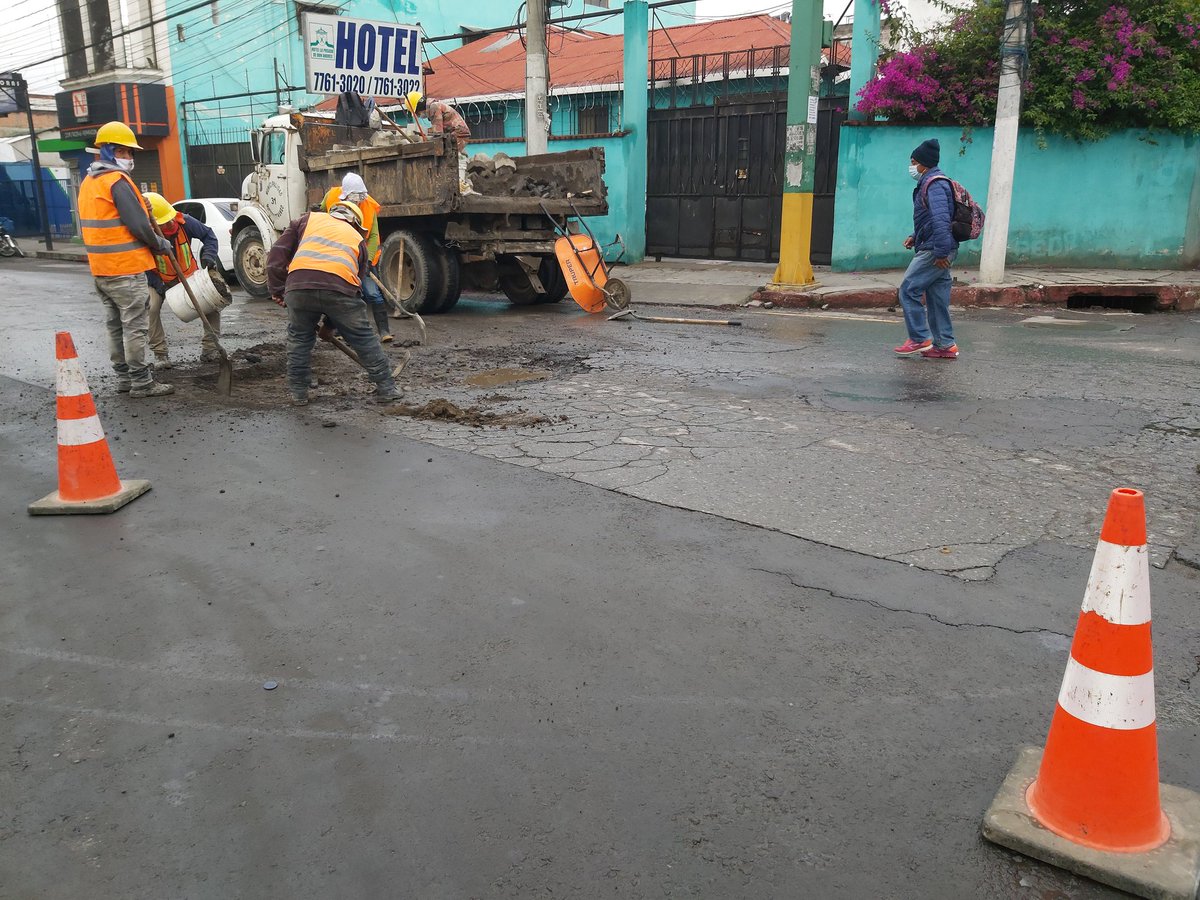 Se le informa a la población, que por trabajos municipales sobre la 14 avenida zona 3 de Quetzaltenango, el tránsito se ve afectado.