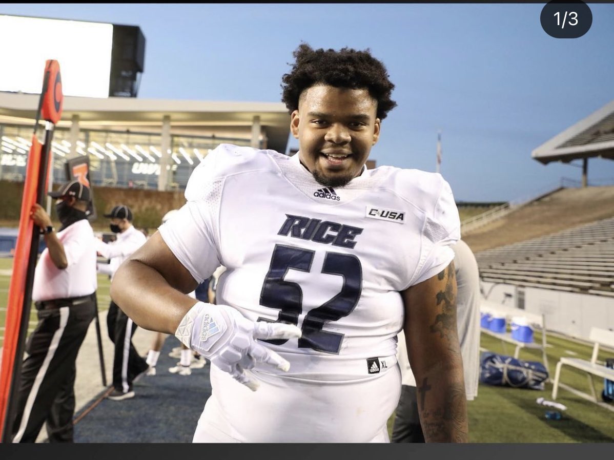 JFKPaterson's tweet image. Thank you Jalen Hargrove for your meaningful zoom visit from Rice University in Houston, Texas to discuss the importance of academics during our football meeting today. We are super proud of you #LeadersLead 🔴⚫️ @CoachRonJackson @Double_R312 @JalenHargrove1 @CiNcO_DeUcE