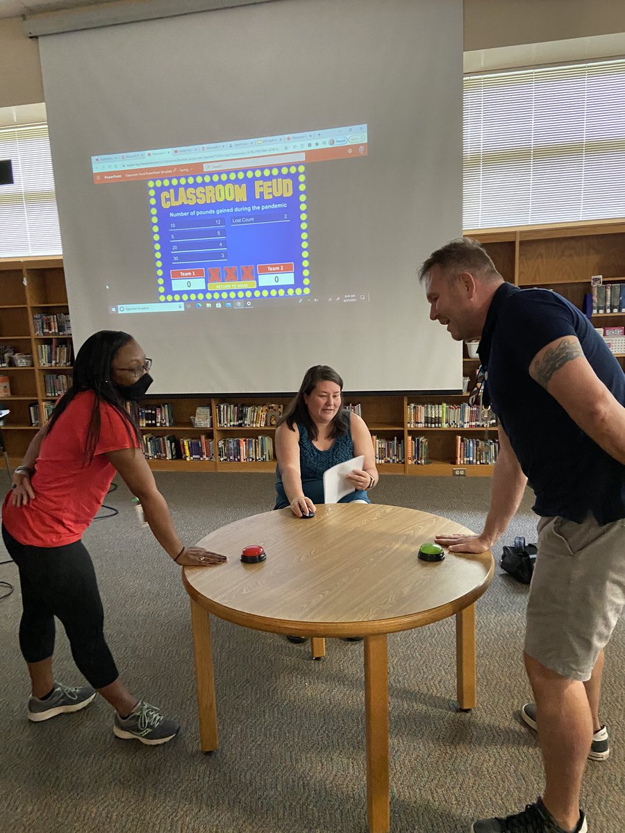 bevbOtterP's tweet photo. Kicking off the end of the year with a little Family Feud! The Bulls vs The Dogs! #otherbulldogsmatter #BESKidsFirst @BriarcliffES https://t.co/ziVqgIWZXu
