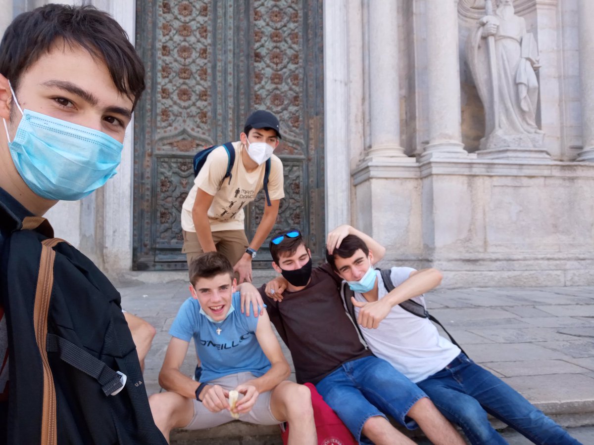 MMCCBCN's tweet photo. Visita al casc antic de Girona! #4tESO #puntsinterès #catedral #gameofthrones #got #shame #lanister #targaryen #stark #winteriscoming❄️ #summeriscoming https://t.co/VUa8nIIud8