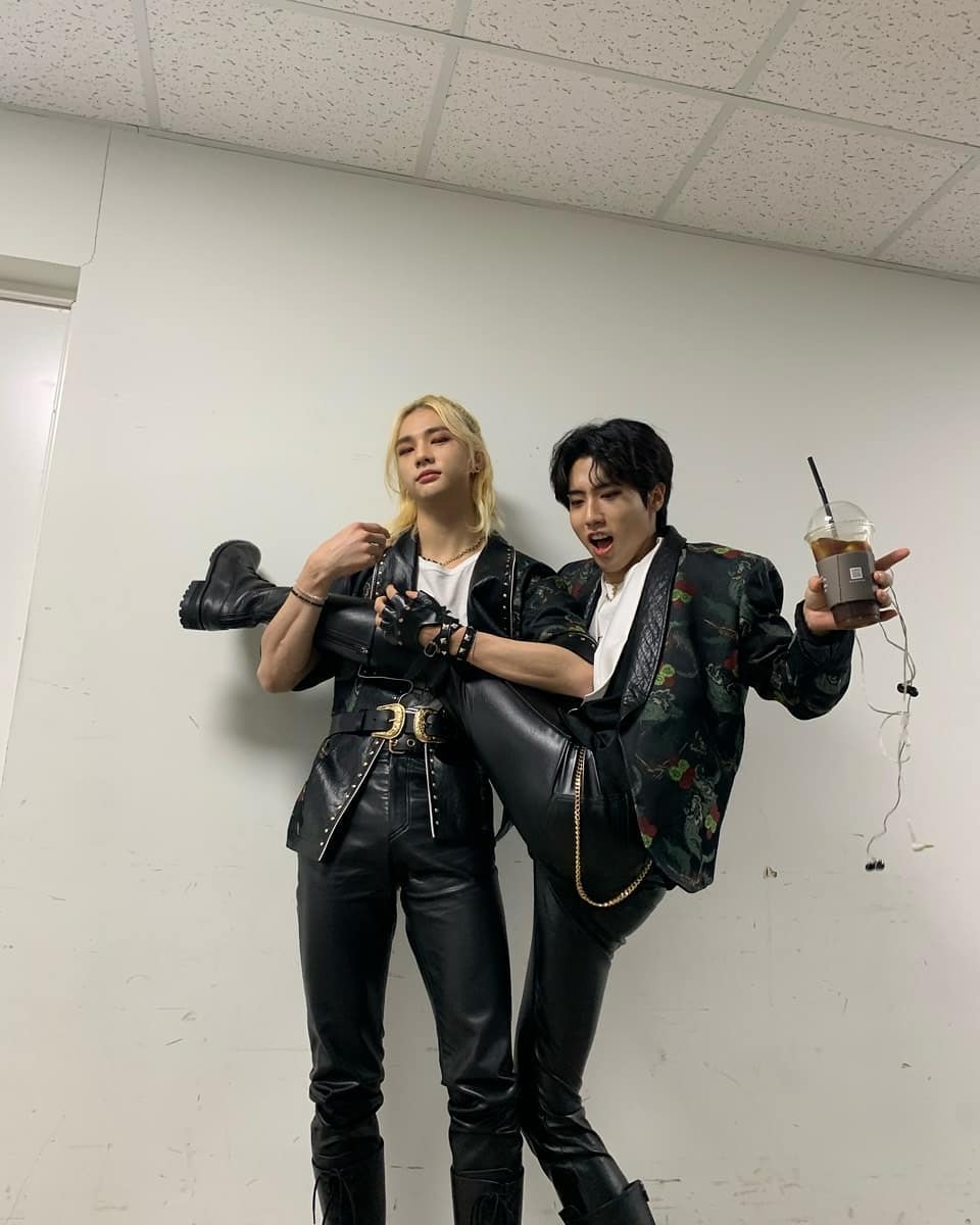 Hanielino's tweet photo. Remember when hyunsung posted this photo together and then a few days later minho and jeongin posts this..😅 https://t.co/BTvex8SZE6
