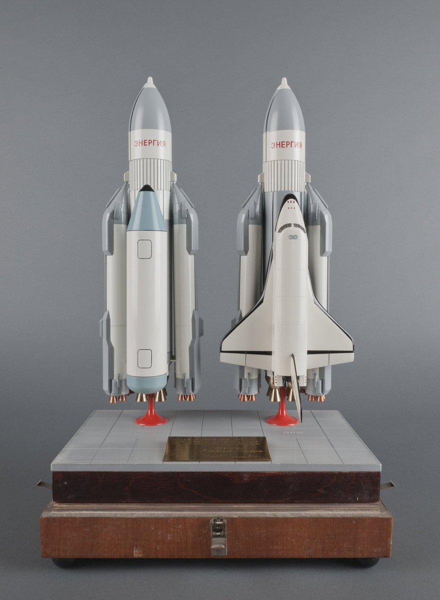 #OTD in 1992, Russian President Boris Yeltsin presented us with models of spacecraft Buran and launch vehicle Energia.