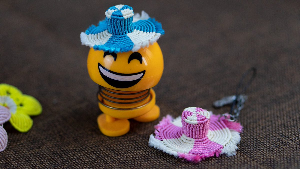 TitaThanh's tweet photo. How to make a cute hat for summer
Tutorial: https://t.co/hzCuTITBb8
#Macrame #DYI #Handmade #handmadewithlove #handmadejewelry #knot #Tutorial #macramelove #macrametutorial #macramemovement #macramé #jewelry #earings #keychains #macramê #macramebrasil https://t.co/oSDO019E7Y