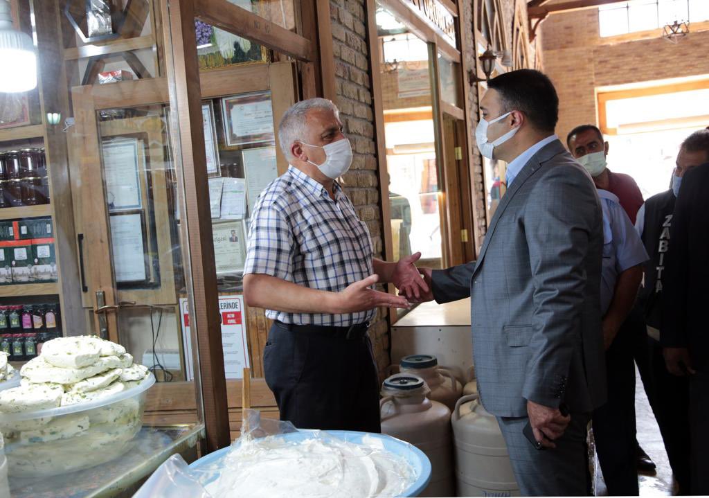 mfatihcelikel's tweet photo. Tarihi Peynirciler Çarşısı Esnafımıza hayırlı işler dileyip, sorunlarını dinledik...

Van’ımıza gelen tüm misafirlerimiz buraya da uğramadan şehrimizden ayrılmamalı... https://t.co/FiUes9p8yi