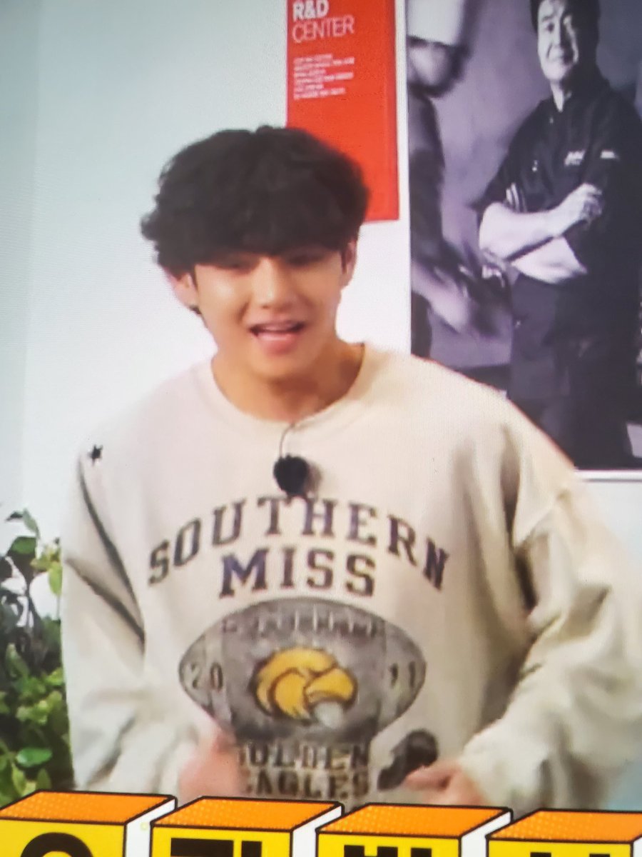 TraciLee78's tweet photo. @bts_bighit #TAEHYUNG #southernmiss To the Top! #runbts142 https://t.co/dpQ5OlC6CH