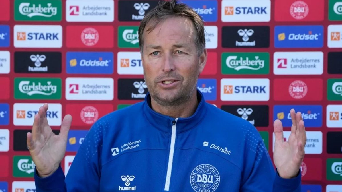 🇩🇰 Kasper Hjulmand, seleccionador de Dinamarca

😡 "Por COVID-19 se puede retrasar un partido; por un paro cardíaco, no"

❌ "Es totalmente erróneo si alguien cree que dijimos que queríamos seguir jugando"

🤔 "Sentimos que  presionaron y nos colocaron en un dilema"

#EURO2020