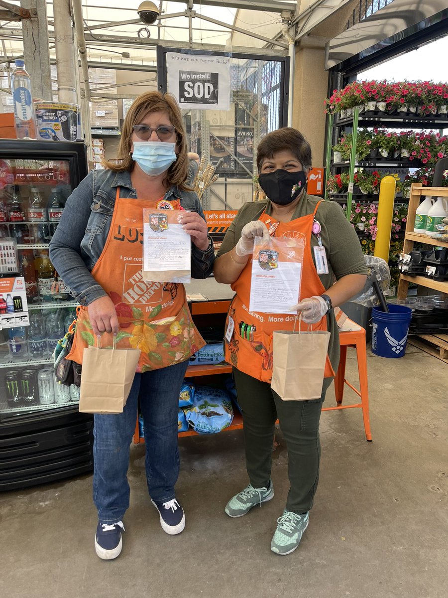 0658- Recognizing 2 associates Luz for receiving Excellent feedback from her customers on the color and beautiful full Nursery. Great job!  Zeenath Taking Care Shareholders she got 25 credit cards last week. Excellent Customer Service !