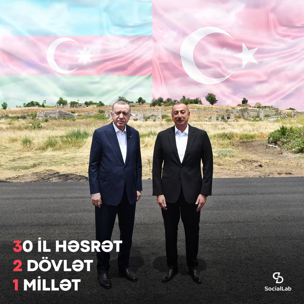 İki qardaş Qarabağ torpağında. 🇦🇿🇹🇷
30 il həsrət, 2 dövlət, 1 millət!