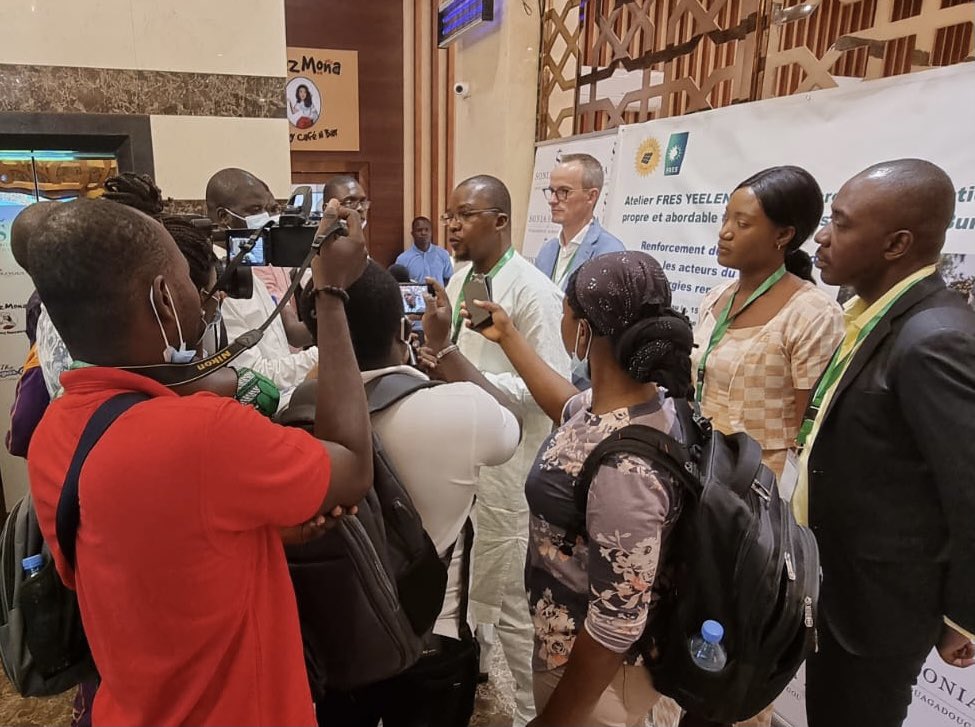 Burkina Faso aims to double its rural electrification rate by 2025. Today FRES Yeelen Ba organized a well attended workshop in Ouagadougou to explore how public and private sectors can join forces to achieve this goal. 

With <a href="/AberBurkina/">ABER BURKINA</a> <a href="/AnereeBurkina/">ANEREE Burkina Faso</a> <a href="/theGCF/">Green Climate Fund</a> <a href="/UE_BURKINA/">UNION EUROPEENNE BURKINA FASO</a>