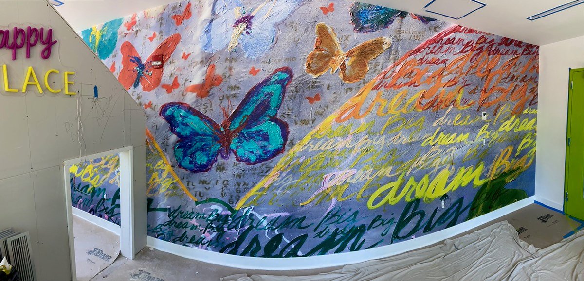 LandorUK's tweet image. The Phototex Advantage:- Easy up and Easy down, peel and stick fabric with no residue. You can see it working really well here for McDonalds at one of their Ronald McDonald&apos;s Happy Places #digitalmural #digitalwallcovering #largeformatprint