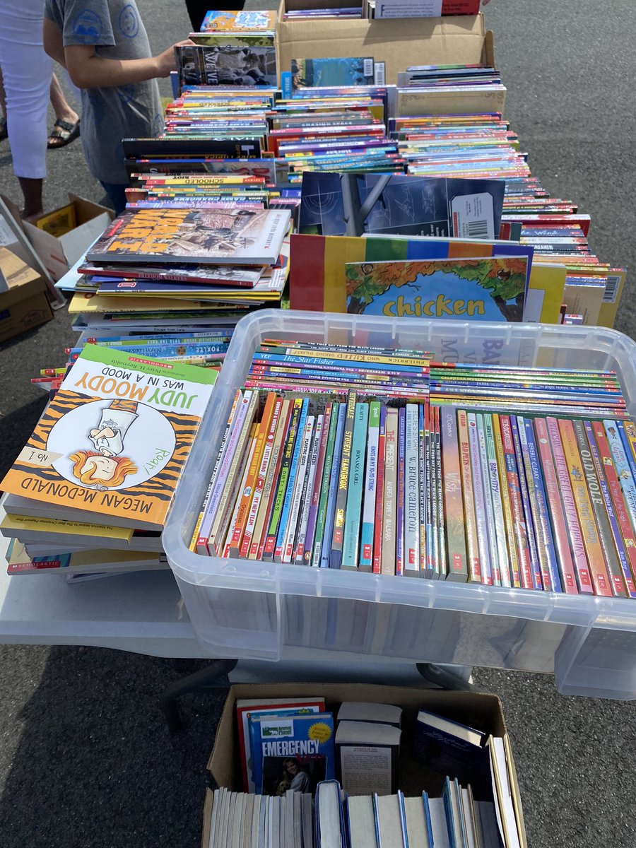 kecedo's tweet photo. Hampton City Schools Summer Adventure Free Book Distribution is in full effect! https://t.co/zmAhZ3tEwL