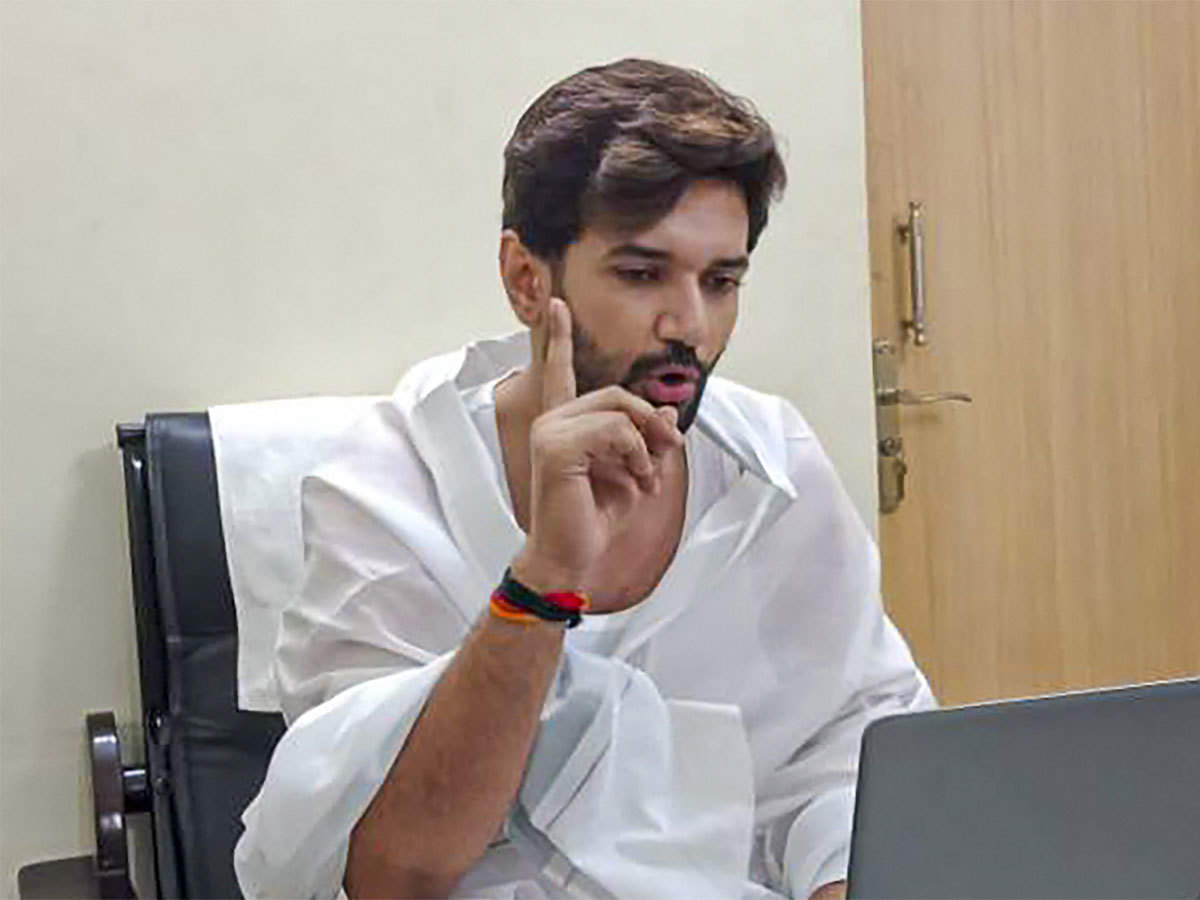 ankit____pandey's tweet image. दुवा करो के सलामत रहे मेरी हिम्मत !
ये एक चिराग कई आंधियों पे भारी है !
@iChiragPaswan 
#Isportchiragpaswan 🙏❤️
#Isportlokjanshaktiparty
@aajtak @ZeeNews @ZeeBiharNews @ABPNews @abpbihar