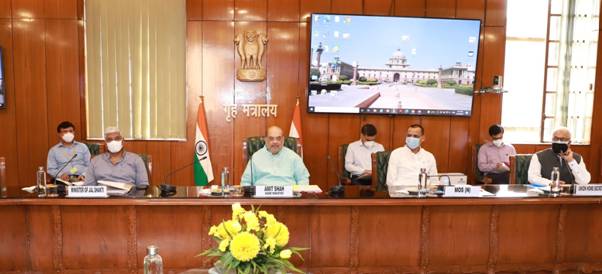 गृह मंत्री अमित शाह ने नई दिल्ली में एक उच्च स्तरीय बैठक में देश में बाढ़  की स्थिति से निपटने की तैयारियों की समीक्षा की