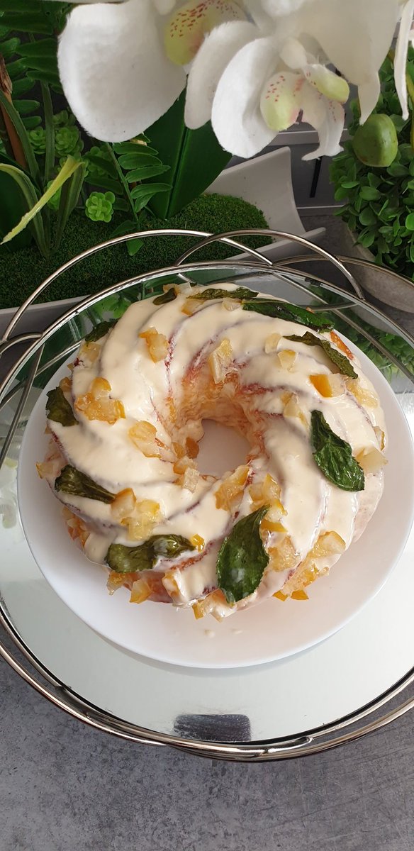 Bonjour 😊 
Gâteau au citron/Chocolat blanc 🍋 
Lien ici pour ceux qui veulent tester 😉 
youtu.be/tVpUtXLl-xA