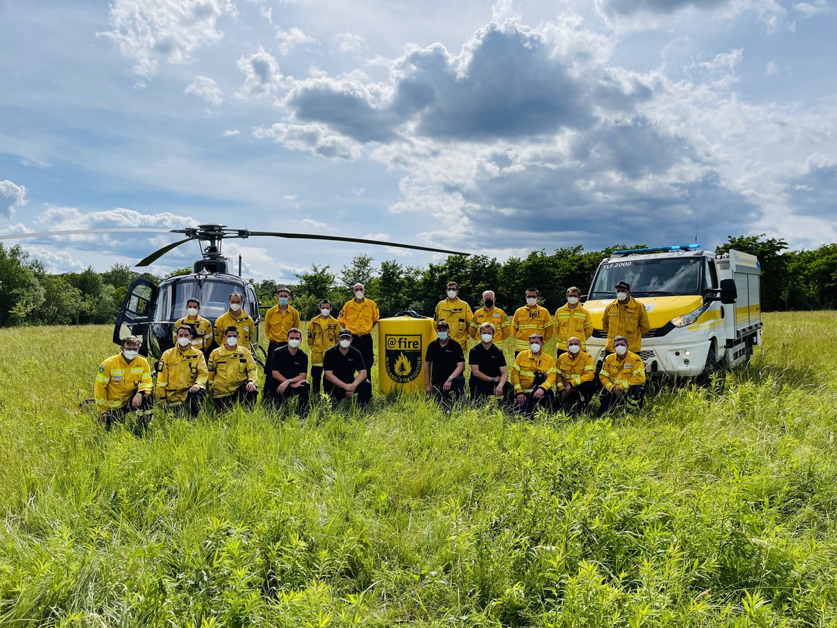 Am vergangenen Wochenende konnten im Rahmen der Initiative „Team Phönix“ zwölf neue #Flughelfer im Südwesten Deutschlands ausgebildet werden. Weitere Infos: at-fire.de/organisation/w…