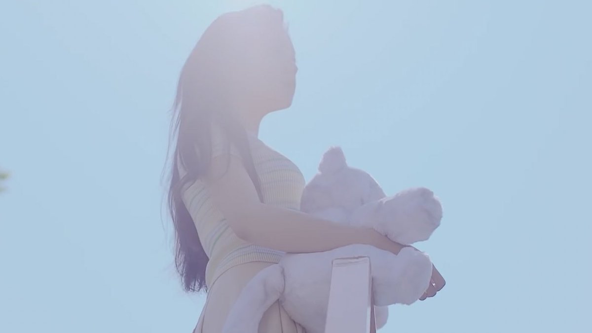 junsfei's tweet image. giving me aju nice vibes bc we have another girl in the mv omg