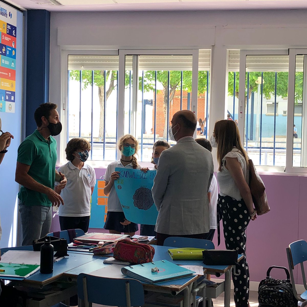 ColegioSalzillo's tweet image. Muchas gracias por la visita de @CantEliseo , Alcalde del Ayuntamiento de Molina de Segura y de D.ª Isabel Gadea, Concejala de Educación.
Ha sido un placer haberles mostrado nuestro Centro, y cómo estamos trabajando la Cultura de Pensamiento a través del #ModeloVESS
