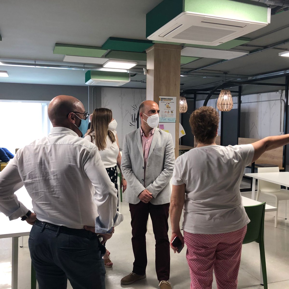 ColegioSalzillo's tweet image. Muchas gracias por la visita de @CantEliseo , Alcalde del Ayuntamiento de Molina de Segura y de D.ª Isabel Gadea, Concejala de Educación.
Ha sido un placer haberles mostrado nuestro Centro, y cómo estamos trabajando la Cultura de Pensamiento a través del #ModeloVESS