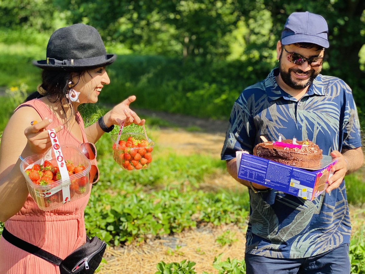 StrawberryFarm in LONDON 
SuperExcited video coming Tomorrow. 
.
.
.
.
#Richalifecares #londoninfluencer #youtuber #Vlogger