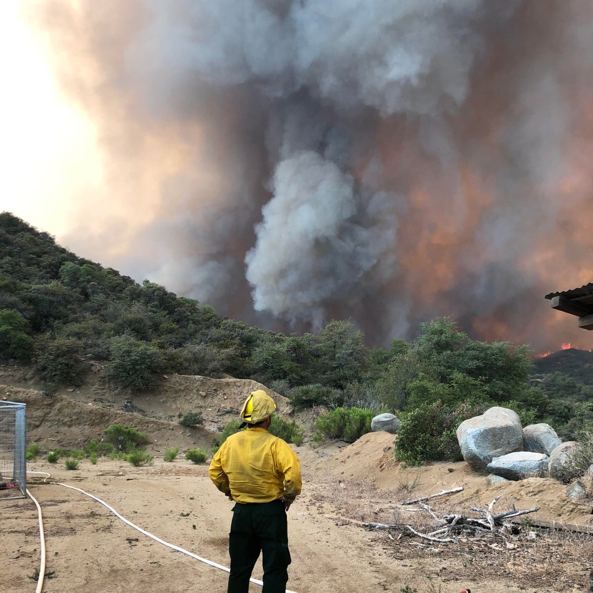 RinconFire's tweet photo. More than 1,000 personnel are assigned to the #TelegraphFire at this time. #RinconFire crews continue to support operations, playing a critical role in structure protection. Right now, they are assigned to the community of El Capitan, AZ. To all of you - Stay safe! https://t.co/qMQiAuF6ET