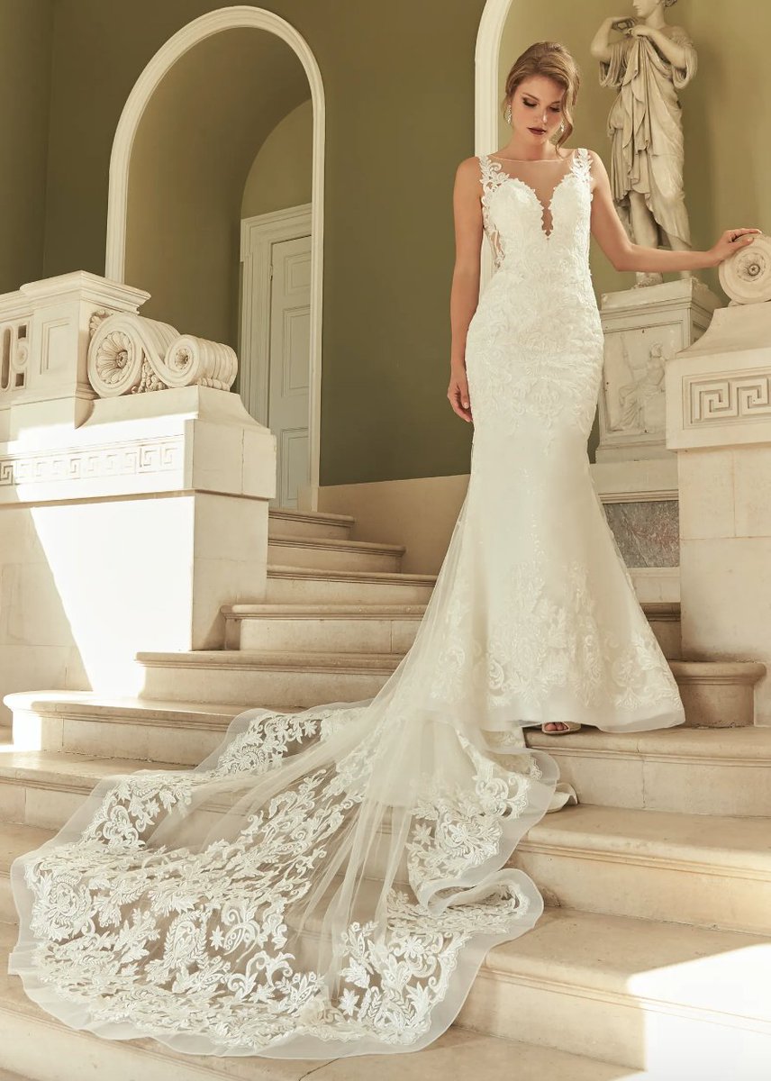 RINA | Breathtaking, glamorous and utterly gorgeous. Our Rina gown definitely has the wow factor in abundance, while being incredibly comfortable and flattering.  bit.ly/3omVo6Z

#jenniferwrenbridal #bridal #mermaiddress #romanticacollections #lacedress