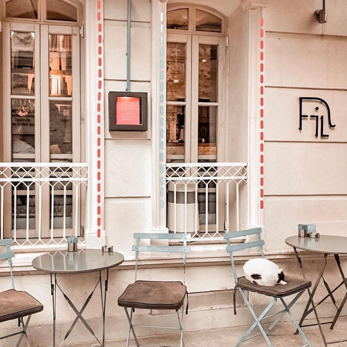 Karaköy, FİLBooks’a git.