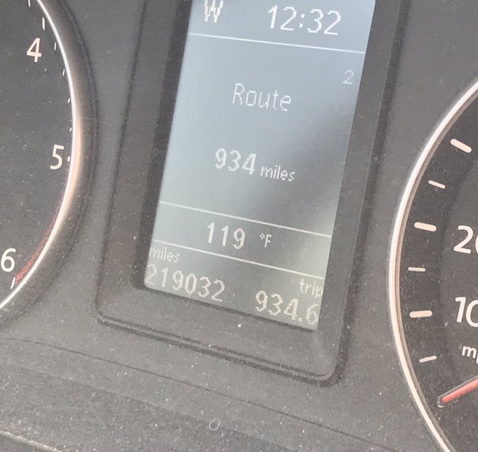 It&rsquo;s too hot.. !! I&rsquo;m not ready for it to be this hot! https://t.co/ZZie7Pl8ow<a href="/tag/flowers"class="tags"><span>#flowers</span></a><a href="/tag/beautifulday"class="tags"><span>#beautifulday</span></a><a href="/tag/farmlife"class="tags"><span>#farmlife</span></a><a href="/tag/gooutside"class="tags"><span>#gooutside</span></a>