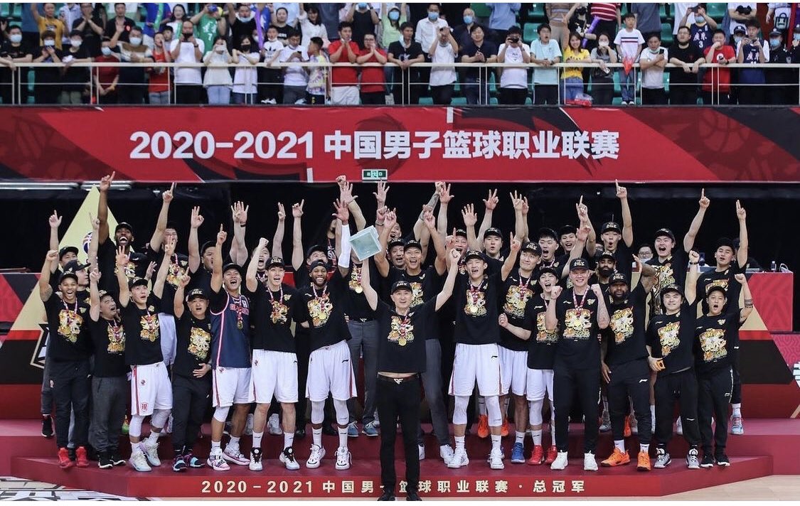 FAB44TV_'s tweet photo. S/o to 3x CBA Champion @SonnyWeems13 Another Year, Another 💍, Another 🏆 @RazorbackMBB #FormerRazorback #CBA #WestMemphisBasketball #WestMemphisHighSchool #SonnyWeems #Champion #WPS @YaoMing https://t.co/ltdoowpSrv