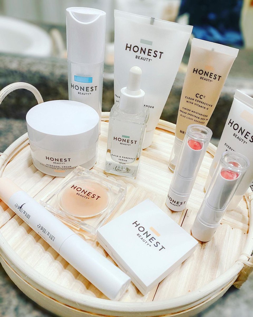 Honest_Beauty's tweet photo. Can’t live without Honest Beauty product... go! 🙌⁣
⁣
#CleanBeautyThatWorks #regram c/o lilahannm https://t.co/PPma8VsnXd