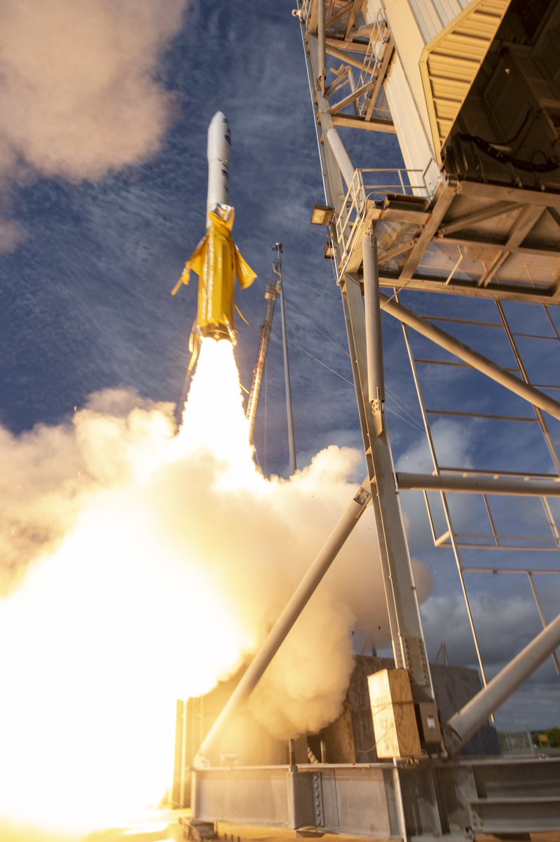 NRO_gov's tweet image. Hey #launchfans, check out the @northropgrumman #Minotaur I rocket peeling away its thermal covering 🍌 🚀 ! Today our #NROL111 mission launched at 9:35 a.m. from Wallops Island, Virginia carrying three payloads designed, built, and operated by the NRO. 📸 : NRO