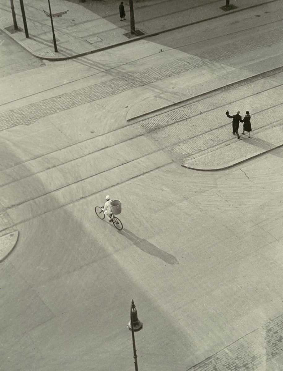 Bauhaus Movement tweet media