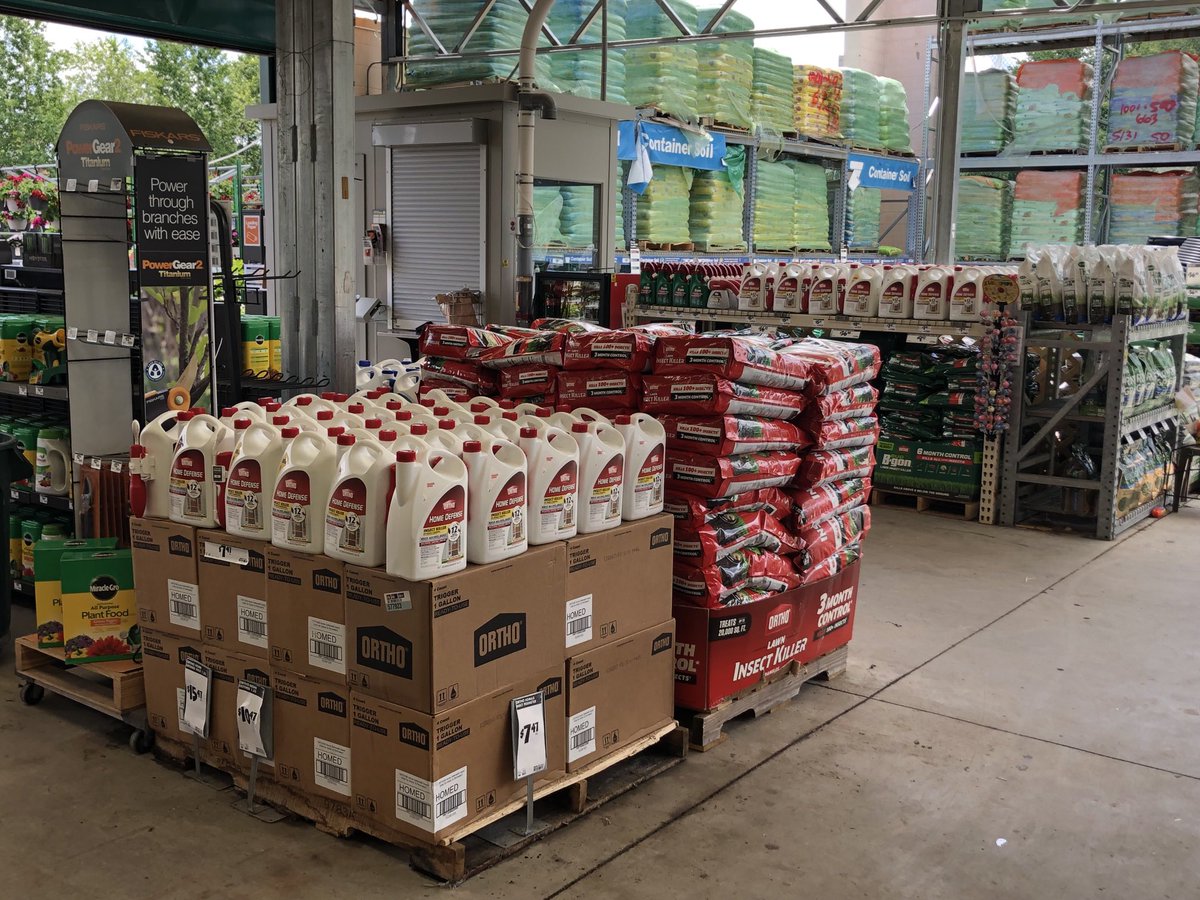 jasonjohnson_JJ's tweet photo. A few changes to keep sales rocking! I have the greatest partners to work with! ⁦ @THD_3488⁩ ⁦@JoshSirois5⁩ ⁦@CaffreyDamien ⁦@tabatha_THD3488⁩ ⁦@ScottsLawn⁩ ⁦@Scotts_MGro⁩ https://t.co/EAbvxRYQWf
