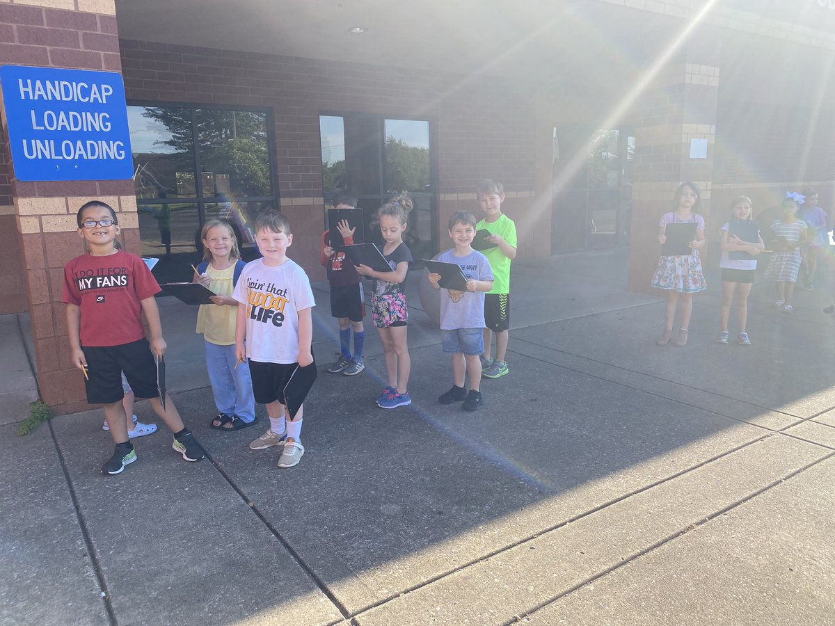 Finding things that do/ don’t belong in our environment! <a href="/BarfieldCamp/">BarfieldSummerCamp</a> #Kindergarten <a href="/MrsPulkBCE/">Macy Pulk</a>