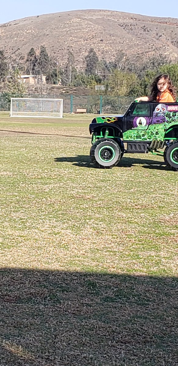 Katgg87's tweet photo. @Tryazon @SpinMaster My monster jam obsessed  4 year old would be ecstatic to host a spin master party #tryazon #SpinMaster #MonsterJam #Airhogs https://t.co/3IL16DdjMX