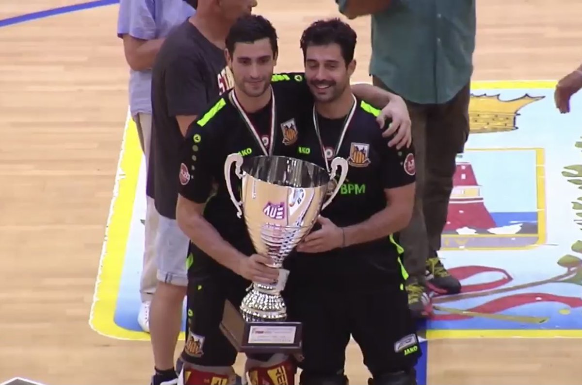 raycountry's tweet photo. Final d'infart eh @6_buk ?
Enhorabona campió !!
enhorabona @EnricTorner !!

#hoqueipatins
#scudetto https://t.co/q770QdhSY1
