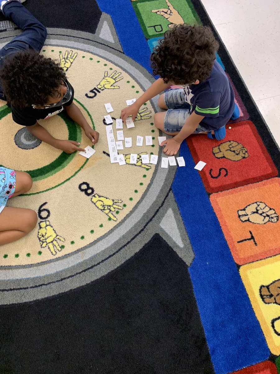 BraxtonMcLaurin's tweet image. #CCSRISE2021! Small group work during CCSRISE! Camp Aloha at McArthur!