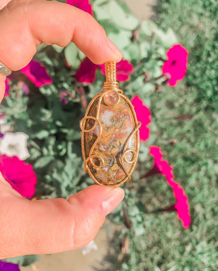 Hungary Agate x Pink Tourmaline pendant, handmade by me 👑 

now available in my shop!