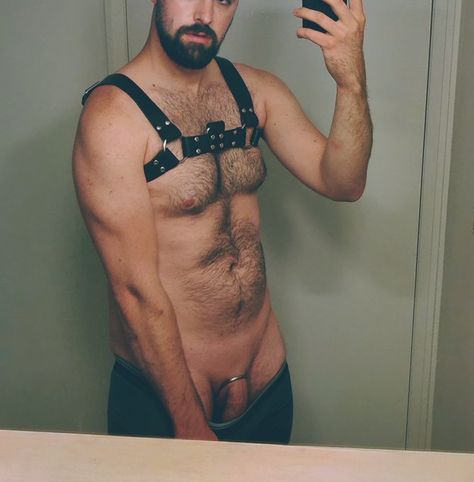 Get on your knees so my cock can slap you in the face https://t.co/qUr6LncgMY